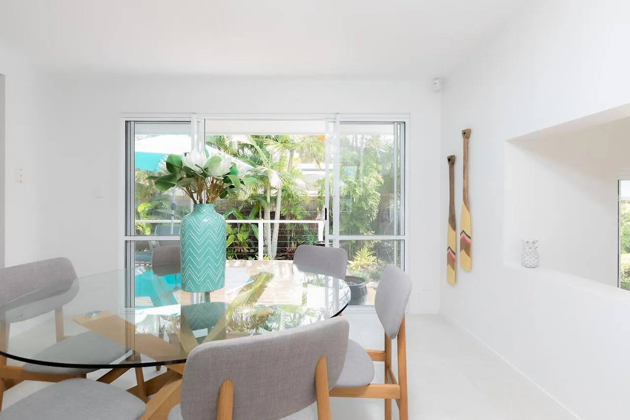 Peaceful Holiday Living, Noosa Heads